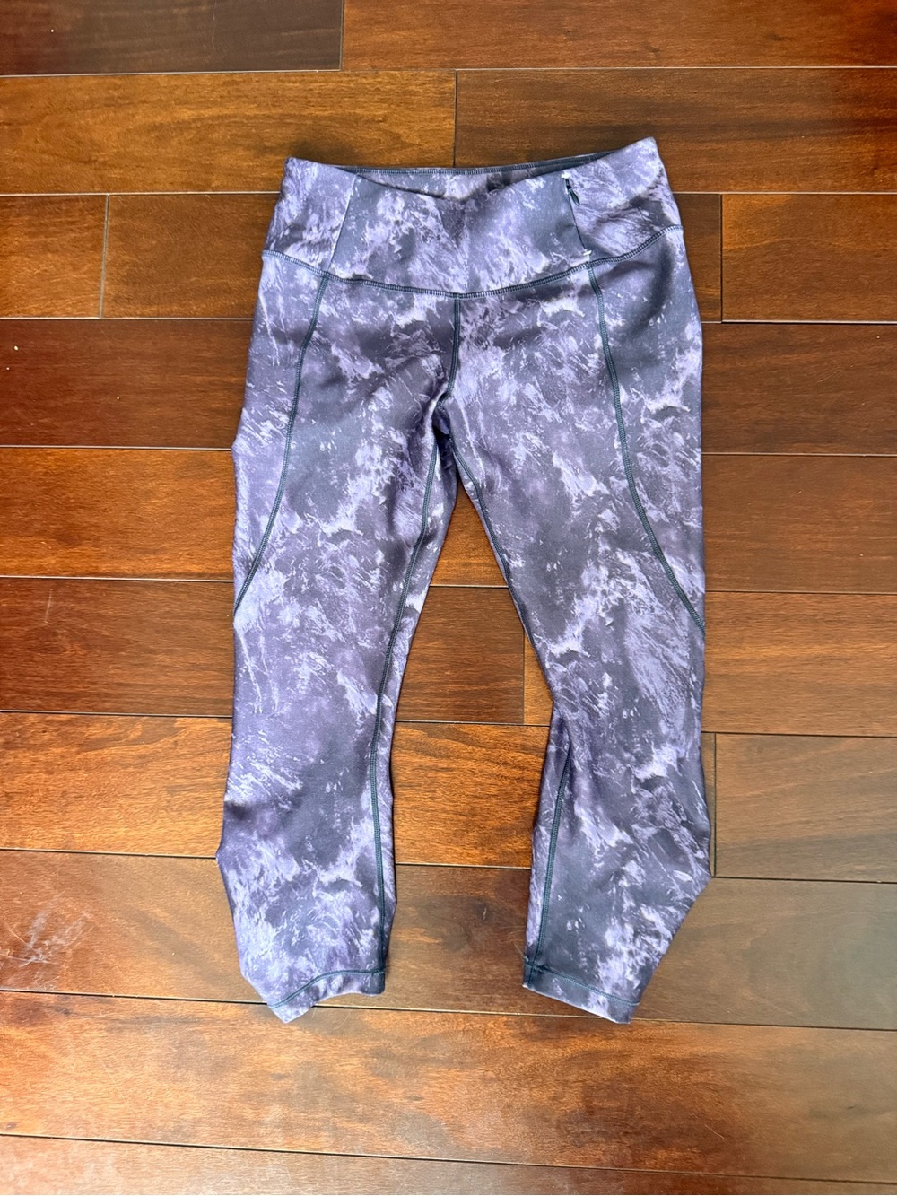 Perfect Condition CALIA by Carrie Underwood Purple Print Leggings